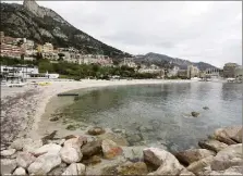  ?? (Photo Jean-François Ottonello) ?? Dès aujourd’hui, la baignade sera autorisée seulement sur la plage Marquet (notre photo). La plage de la Mala n’est pas concernée par l’arrêté.