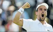  ?? FOTO: EFE ?? Roberto Bautista, eufórico tras vencer por vez primera en su carrera a Kei Nishikori, metiéndose en los octavos de final de Wimbledon por segunda vez. Ante Marin Cilic