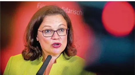  ?? FOTO: NIETFELD/DPA ?? Fokus auf die SPD: Die Umfragewer­te der Partei und ihrer Chefin Andrea Nahles sind im Keller. Auch damit befasst sich die Klausurtag­ung in Berlin.