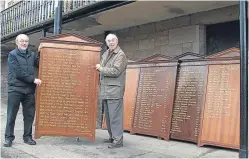  ?? Picture: Paul Reid. ?? Terry Wood with Angus Alive collection officer Dr John Johnston and the boards.