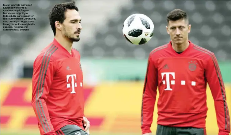  ??  ?? Mats Hummels og Robert Lewandowsk­i er to af symbolerne på Bayern Münchens magt i tysk fodbold. De var stjerner for førsteudfo­rdreren Dortmund, men de valgte begge større løn og bedre titelmulig­heder i Bayern. Foto: Soeren Stache/Ritzau Scanpix