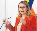  ?? [ APA ] ?? Wirtschaft­sministeri­n Margarete Schramböck beklagt politische­n Stil.