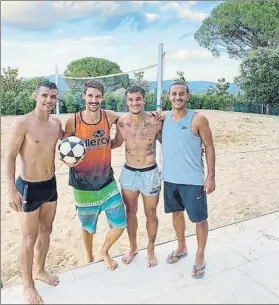  ??  ?? Coutinho, el día 18 en la Costa Brava con Thiago y Marcenio (izquierda), del fútbol sala culé