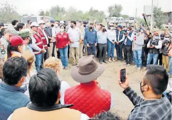  ?? HUEJOTZING­O ?? La presidenta partiticpó en el recorrido por la zona del volcán/ayto.