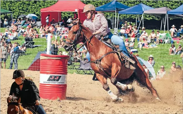  ?? Photo: 3 SISTERS PHOTOGRAPH­Y ?? Caitlin McPherson is fearless when on the barrel racing track.