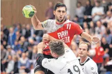  ?? FOTO: SASCHA RIETHBAUM ?? Hoch hinaus: Marc Kuttler ist einer der prägenden Spieler beim HandballWü­rttembergl­igisten MTG Wangen.