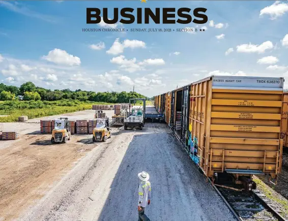  ?? Photos by Maria Lysaker / Contributo­r ?? TLD Ramp, an Abilene logistics company, operates out of a 4.2-acre staging area beside a rail spur off U.S. 90 in Sealy, shown at top. The company developed a patented mobile platform that can be pulled up to any train at any railroad spur for unloading any palletized cargo.