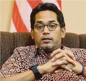  ?? PIC BY KHAIRULL AZRY BIDIN ?? Umno Youth chief Khairy Jamaluddin says voters no longer vote along party lines.