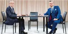  ?? Foto: imago ?? Sie beherrsche­n im Augenblick die karge politische Bühne in Österreich: Alexander Van der Bellen (links) und Norbert Hofer, die beide am Sonntag Bundespräs­ident werden wollen.
