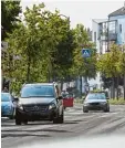  ?? Foto: Marcus Merk ?? Die Augsburger Straße in Gersthofen ist nach der Fahrbahner­neuerung wieder befahrbar.