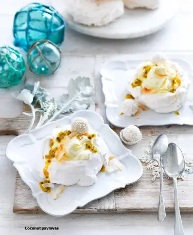  ??  ?? Coconut pavlovas