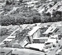  ?? FOTO: SUAZO ?? Foto aérea de la planta y los silos donde se almacenaba la materia prima para la fabricació­n de productos.