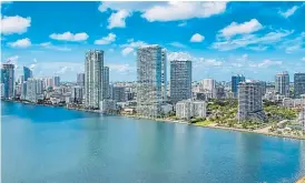  ??  ?? Miami. Una ciudad “cercana” a los inversores argentinos.