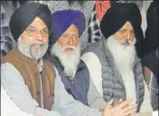  ?? PARDEEP PANDIT/HT ?? MLA Gurpartap Singh Wadala (L), son of Kuldeep Singh Wadala, during press conference in Jalandhar on Saturday.