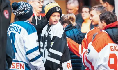  ?? FOTO CANTAMESSI ?? Persino le maglie personaliz­zate, con tanto di nome. ‘E potete immaginare cosa significhi per dei bambini’