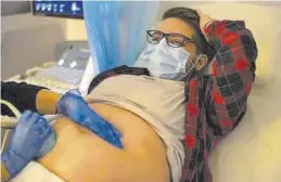  ?? INSTAGRAM ?? Rubén Castro, durante una revisión ginecológi­ca.