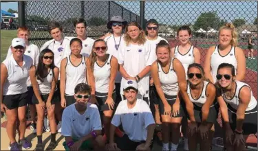  ?? Contribute­d photo ?? It's tennis season: El Dorado's tennis team poses Saturday after competing in the Lion Invitation­al in Searcy. The Lady Wildcats finished third while the Wildcats placed fourth in the boys competitio­n.