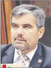  ??  ?? Diputado efrainista Édgar Acosta (PLRA, Central), pide liberar los números de registros notariales.