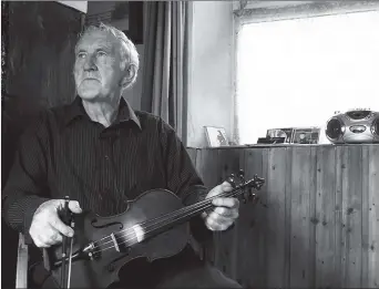  ?? The late Sliabh Luachra fiddle player and music teacher, Paddy Jones who died on Saturday morning. Photo by John Reidy 22-10-2016 ??