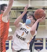  ?? / NOW NEWS GROUP CURT HOGG ?? Guard Owen Bond and Kettle Moraine have lost five games but have been in every one, falling by an average of 3.6 points.