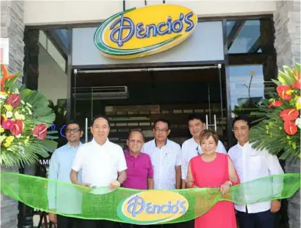  ?? — Chris Navarro ?? DENCIO’S @LGC. LGCChairma­n Levy P. Laus and MTL Foods Chair Tess Laus led yesterday’s inaugurati­on of Dencio’s at the LGC Complex , City of San Fernando. Joining them are BM Rosve Henson, BM Jun Canlas, Tony Kho; Pancake and Dencio’s COO Gretz Rivera...