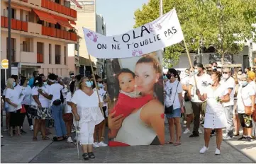  ?? (Photo Patrice Lapoirie) ?? Lorelei, que les siens appelaient Lola, laisse derrière elle la petite Milla,  mois, et des proches inconsolab­les. La jeune femme, tuée à son domicile le  juillet, aurait eu  ans le  septembre dernier.