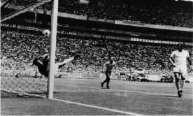  ??  ?? Gordon Banks makes his famous save from Pelé at the 1970 World Cup. Photograph: Hulton Archive/Getty Images