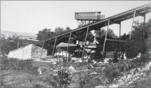  ?? HAMILTON SPECTATOR FILE PHOTOS ?? From top:A rare worm’s eye view of the incline railway in an undated photograph.