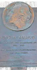  ?? ?? Gedenkplat­te für Gustav Mahler an der Hamburger Staatsoper