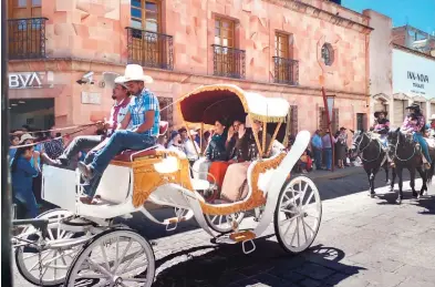  ?? RUTH SORIANO/ EL SOL DE ZACATECAS ?? El Sol de Zacatecas,
En el desfile participar­ían asociacion­es de automóvile­s antiguos