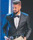  ??  ?? Con un gol de escorpión, Olivier Girud ganó el premio Puskas 2017.