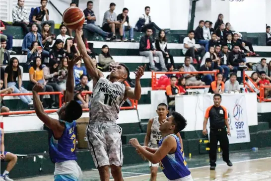  ?? Photo by Jean Nicole Cortes ?? GAME ON. The most awaited Baguio Benguet Educationa­l Athletic League (BBEAL) season 32 men’s basketball games kicked off on October 20 at the University of the Cordillera­s (UC) gymnasium with Philippine Military Academy stunning Saint Louis University.