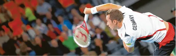  ?? Foto: Alexander Kaya ?? Philipp Kohlschrei­ber im Einsatz für das deutsche Daviscup Team. Eine Beziehung, die nicht immer harmonisch war. Nächste Woche in München spielt der 33 jährige Augsburger wieder allein.