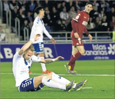  ??  ?? DECEPCIÓN. El Tenerife fue incapaz de anotarle un gol al equipo más goleado de la categoría.