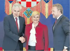  ??  ?? Čelnici HDZ-a i SDA, Čović i Izetbegovi­ć, u društvu K. Grabar-Kitarović