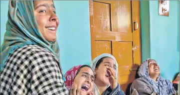  ?? AP ?? Relative of Manzoor Ahmed Bhat, who was abducted and later killed by suspected militants, in Hajin in mourning. Six civilians have been killed in last two months alone in the region. The police blame LeT militants for most of the killings.