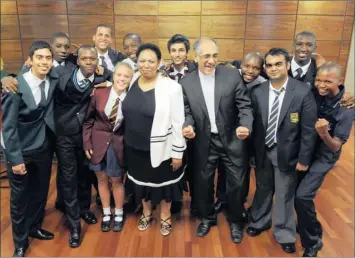  ?? PICTURE:ANTOINE
RAS ?? BEST OF 2011: The top two pupils in every education area countrywid­e were invited to a special function hosted by Minister of Basic Education Angie Motshekga in Pretoria yesterday. Deputy Minister Enver Surty looks especially pleased with the Basic Education Department’s outstandin­g achievers. DE