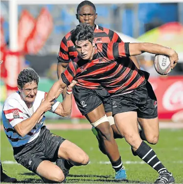  ?? Picture: ASHLEY VLOTMAN/GALLO IMAGES ?? PUSHING HARD: Dean Nieuwoudt of Eastern Province during day one of the 2018 U18 Coca-Cola Craven Week match against the Golden Lions at Paarl Boys High School in Paarl on Monday