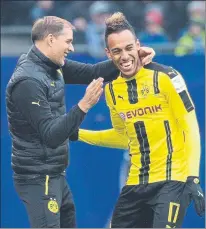  ?? F: EFE ?? Tuchel abraza a Aubameyang Ambos quiseron zanjar la polémica