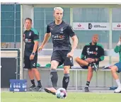  ?? FOTO: DIRK PÄFFGEN ?? Jordan Beyer (hier beim Testspiel der Profis gegen Duisburg) spielte diesmal für Borussias U23.