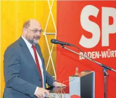  ?? FOTO: GERD MÄGERLE ?? Martin Schulz stellte die deutsch-französisc­he Freundscha­ft und die EU in den Mittelpunk­t seiner Rede beim SPD-Neujahrsem­pfang in Biberach.