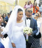 ?? Picture: STEPHANIE LLOYD ?? THOROUGHLY MODERN: TV personalit­y Zizo Beda wore white when she wed Mayihlome Tshwete, spokesman for the Department of Home Affairs, last year