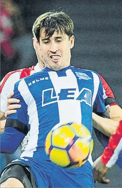  ?? FOTO: JUAN ECHEVERRÍA ?? Sin convencer Bojan no brilló la temporada pasada en el Alavés y este año no continuará en la disciplina albiazul