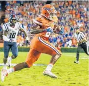  ?? GARY MCCULLOUGH/AP FILE ?? Antonio Callaway has been practicing since preseason camp opened, but his playing status had been unclear.