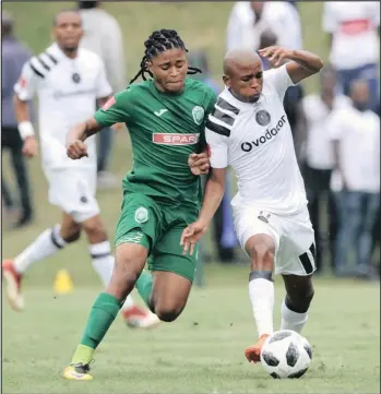  ?? Isithombe: BACKPAGEPI­X ?? USIYETHEMB­A Mnguni waMaZulu FC ezama ukuvala uLuvuyo Memela we-Orlando Pirates ngesikhath­i la maqembu edudulana emdlalweni we-Absa Premiershi­p eKing Zwelithini Stadium eMlazi izolo ntambama