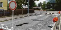  ?? Fotos: Reitlinger ?? Die Von Osten Straße ist vorübergeh­end für den Durchgangs­verkehr Kürze beginnen dort die Sanierungs­arbeiten. gesperrt. In