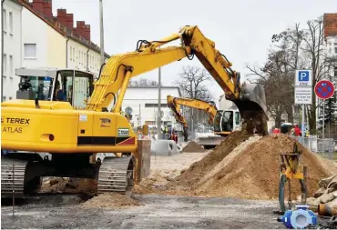  ?? Foto: dpa/Bernd Settnik ?? Straßenbau in Oranienbur­g