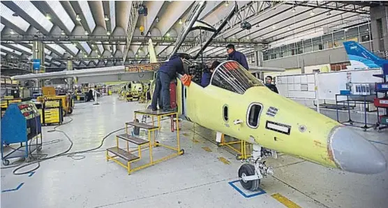  ?? (PEDRO CASTILLO / ARCHIVO). ?? Pampa III. Los aviones se están construyen­do en las instalacio­nes que Fadea tiene en el oeste de la ciudad de Córdoba.