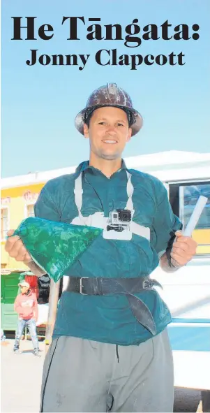  ?? Photo / Supplied ?? Jonny Clapcott with dynamite and coca leaves in Bolivia.