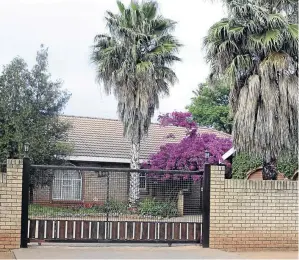  ?? /TIRO RAMATLHATS­E ?? A house in Riviera Park, North West, where police arrested nine men suspected of planning a cash-in-transit robbery.